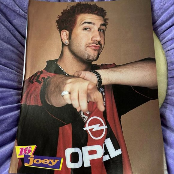 OCTOBER 1999 16 MAGAZINE PAGE JOEY FATONE/POSTERS AD - Picture 1 of 2
